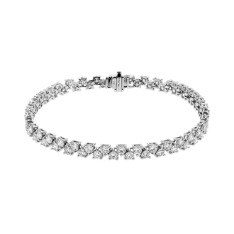 cutout of bracelet in white gold with white diamonds
