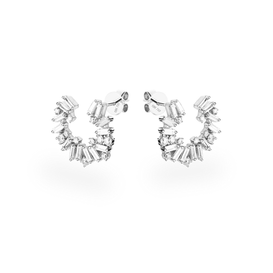 Earrings in white gold with white diamonds cutout, sideview